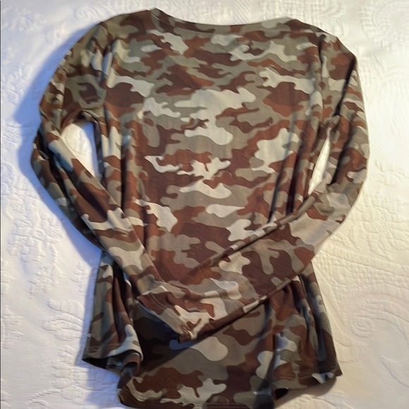 Camouflage Long Sleeve V-Neck Top. 2 same shirt, same size, same condition. - Picture 4 of 5